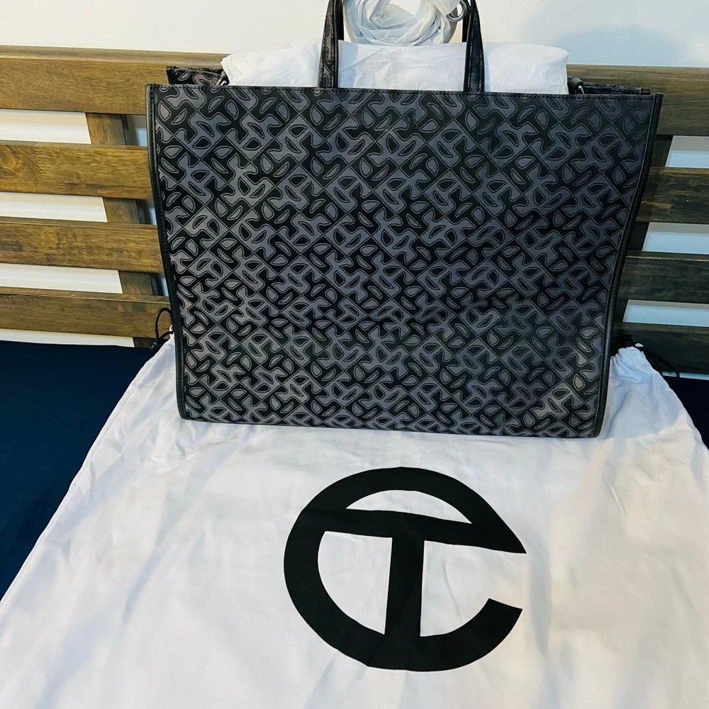 TELFAR Large Jacquard Shopper-Black Monogram - Picture 3 of 4